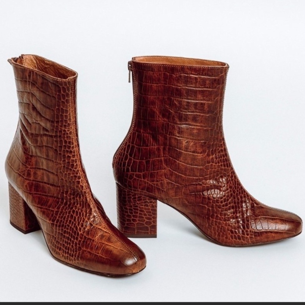 Free People Cecile Embossed Croc Ankle Boots Sz 10
